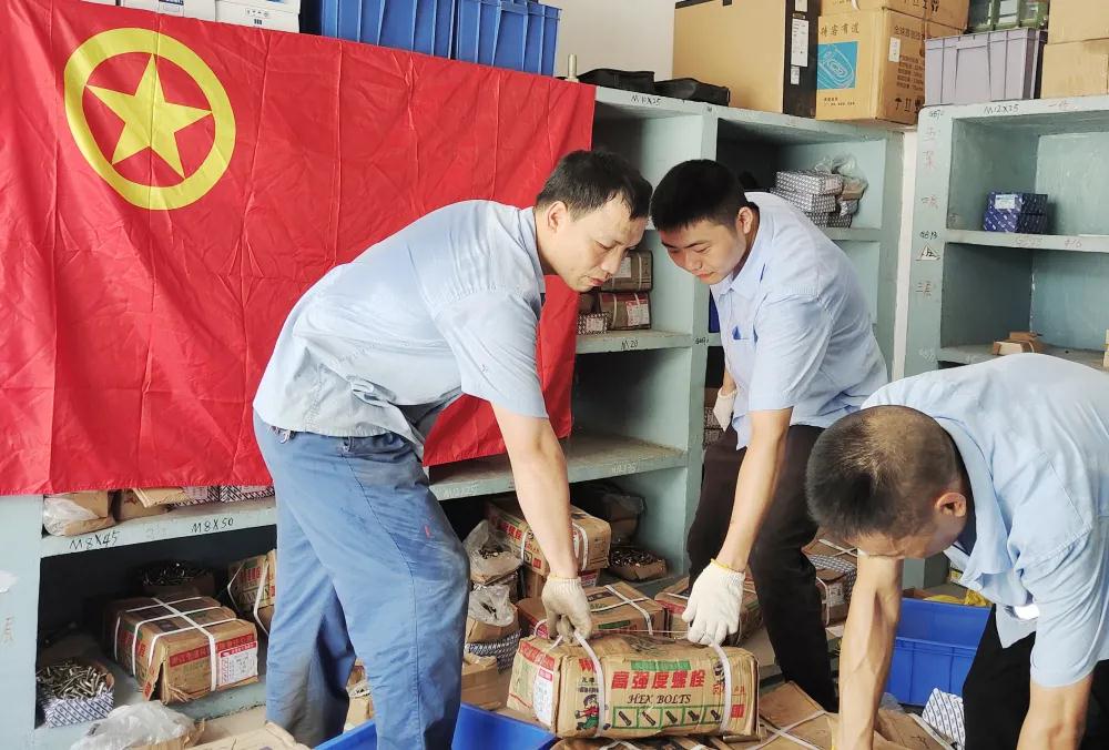 當(dāng)好生力軍 青年勇?lián)?dāng).jpg